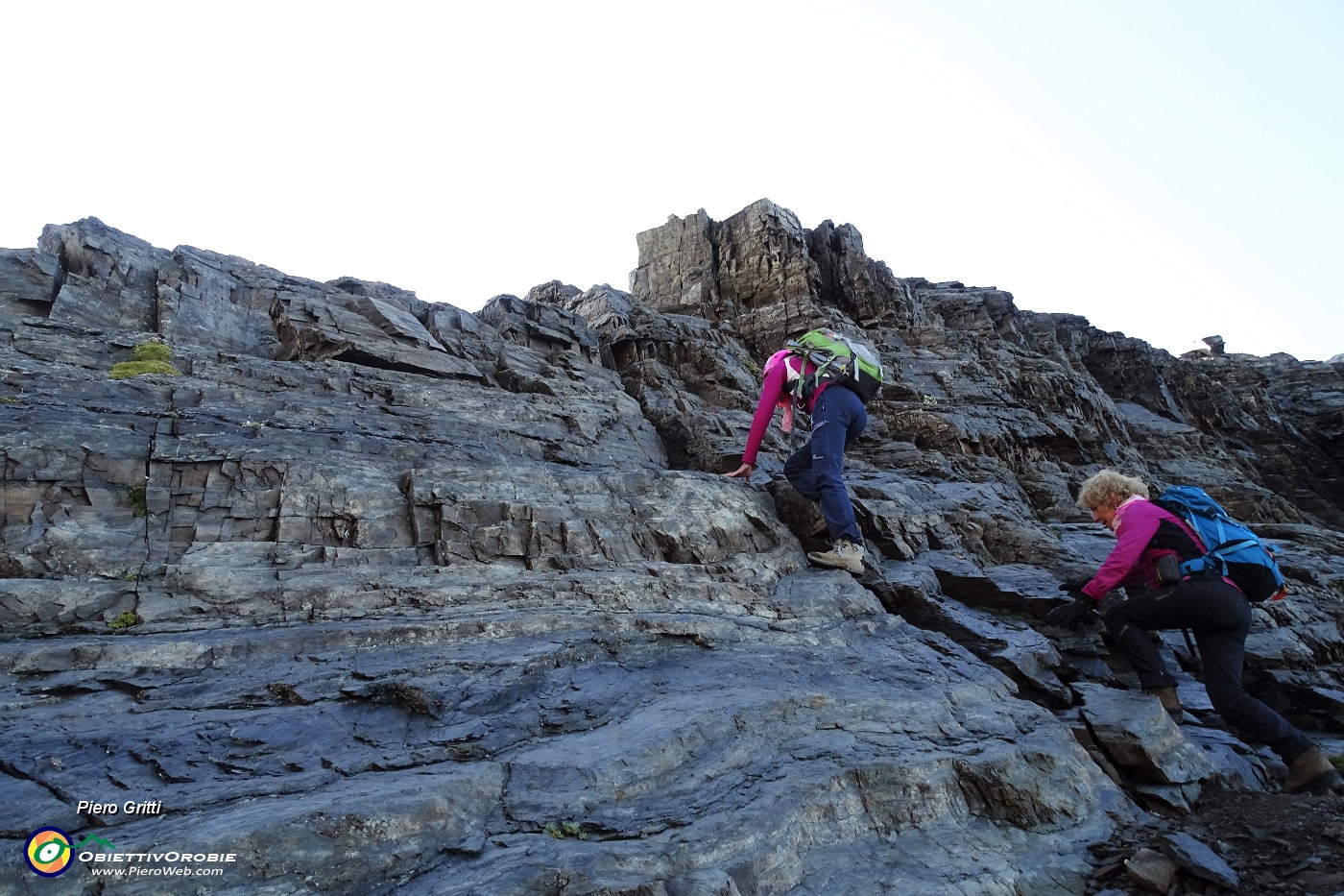 66 Da qui dura arrampicata  su rocce esposte, nn foto !.JPG
